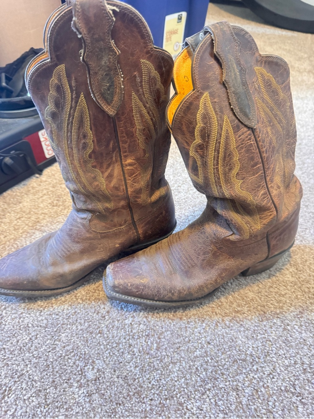 Justin Boots Brown Women's Western Cowboy Boots with Yellow Stitching